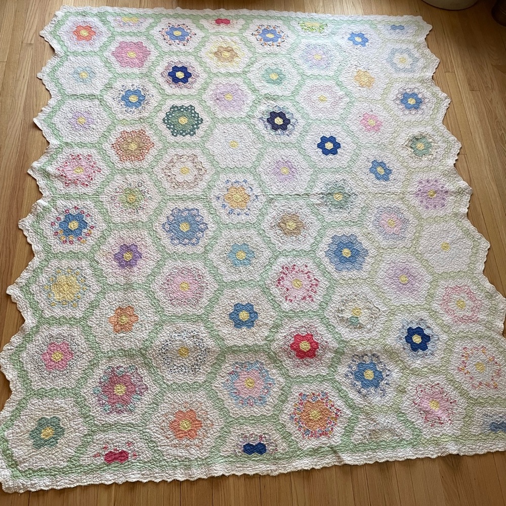 Vintage Grandmother’s Garden Handmade Flower Quilt